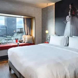 מלון Radisson Red Hotel,, וינה