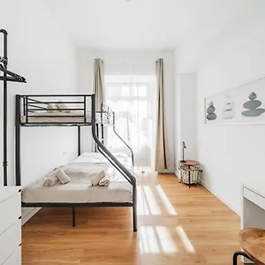 Modern Hostal